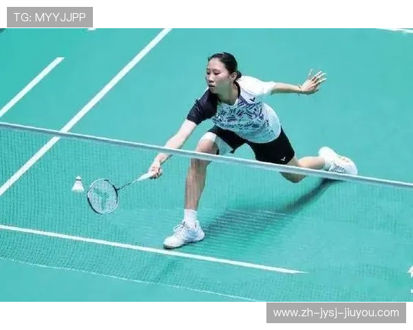 羽毛球技术提升之路:巧妙运用放腰动作增强击球稳定性与灵活性 羽毛球技术提升之路:巧妙运用放腰动作增强击球稳定性与灵活性